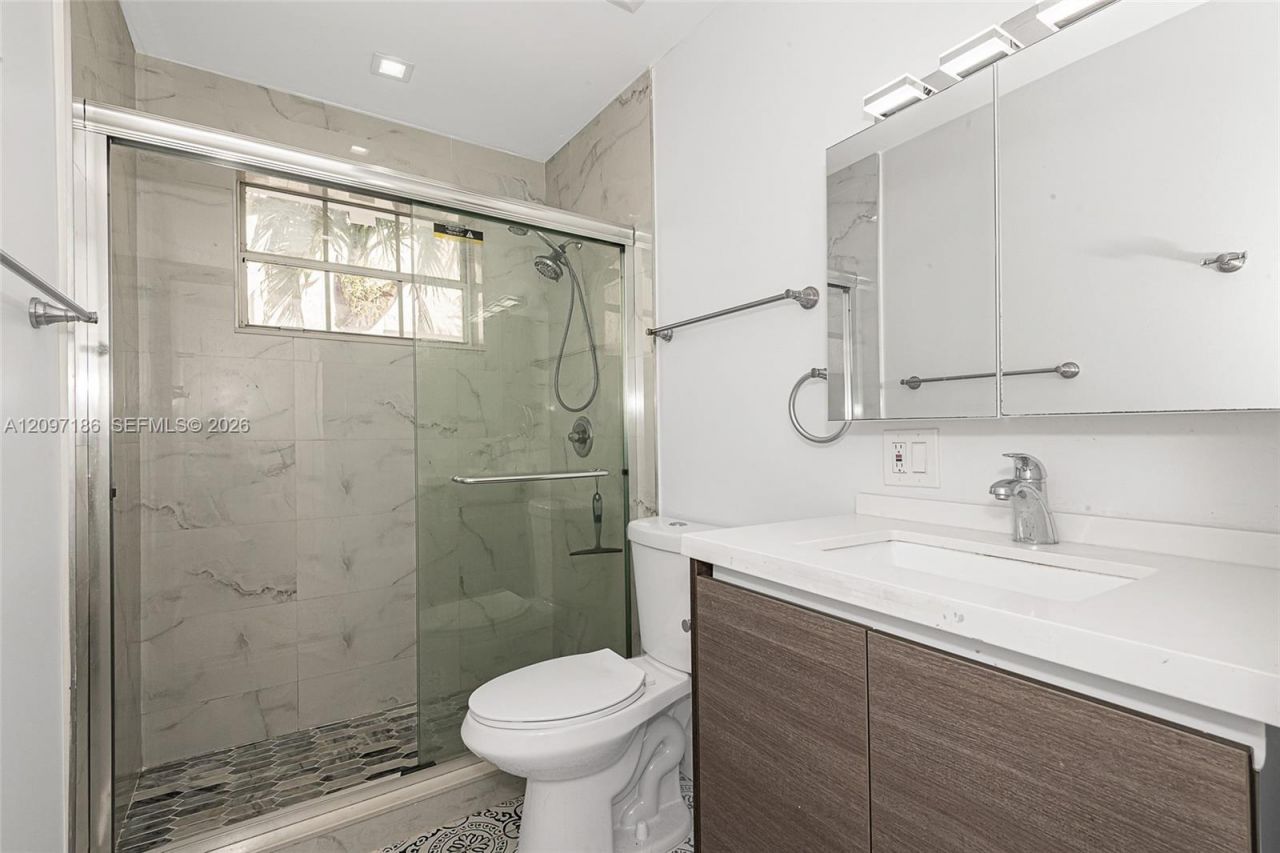 6910 Bay Dr, Unit 6, Miami Beach, FL 33141 Photo