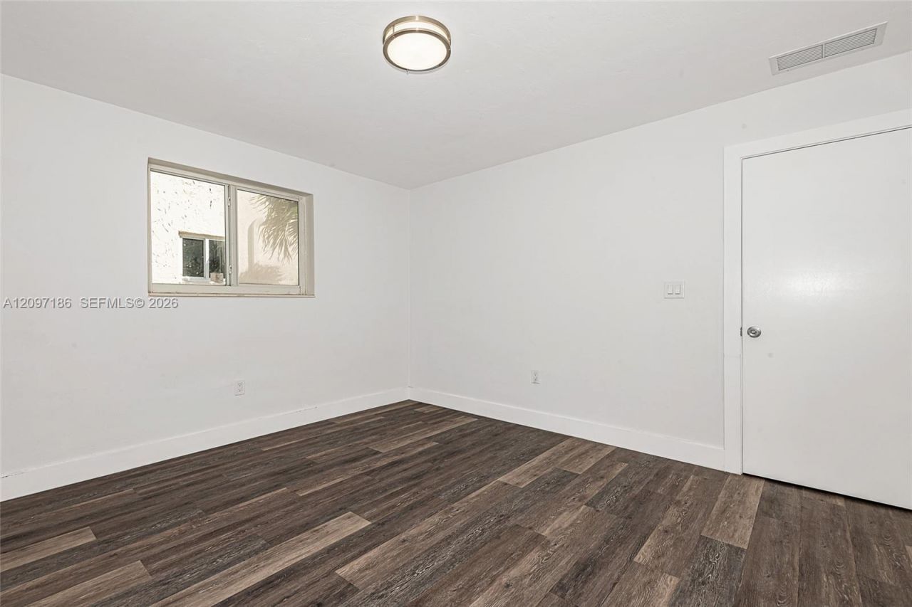 6910 Bay Dr, Unit 6, Miami Beach, FL 33141 Photo