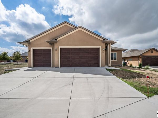 981 Acreview Dr, Pueblo West, CO 81007