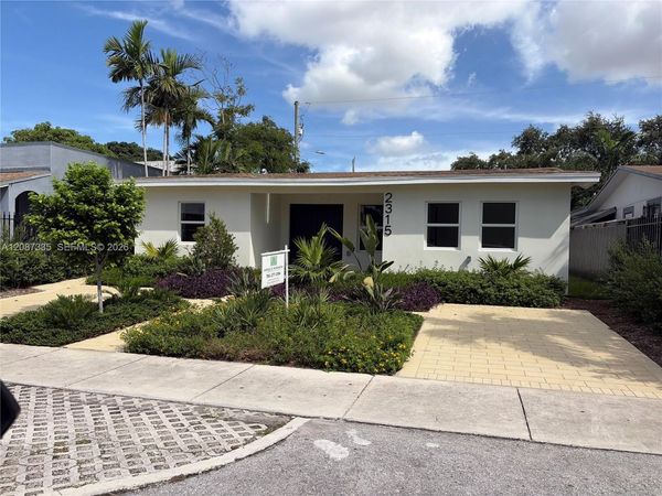 2315 NW 3rd St , Miami, FL 33125