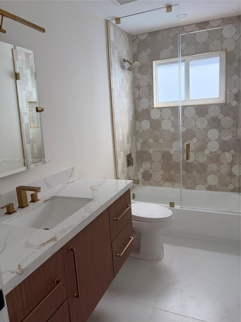 2315 NW 3rd St , Miami, FL 33125 Photo