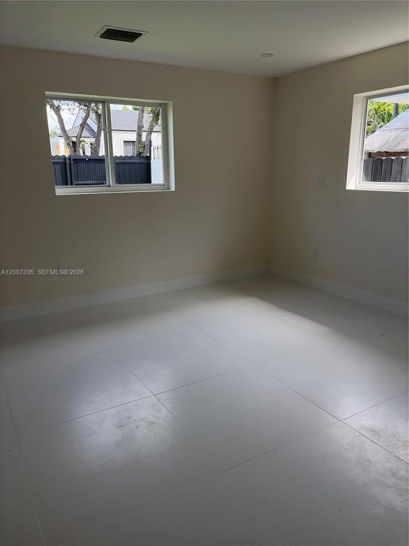 2315 NW 3rd St , Miami, FL 33125 Photo