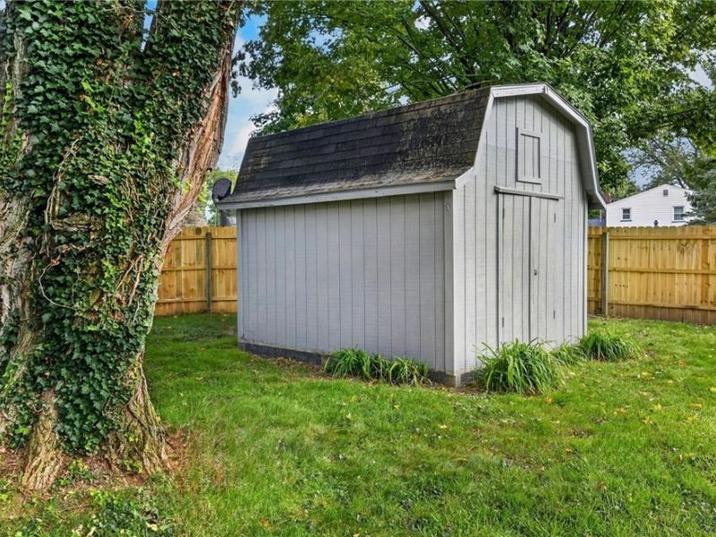 1 Centennial Drive, Poland, OH 44514 Photo 13