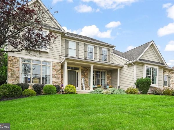 2146 BERNAYS DRIVE, YORK, PA 17404