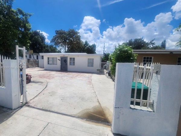 3042 NW 95th Ter , Miami, FL 33147