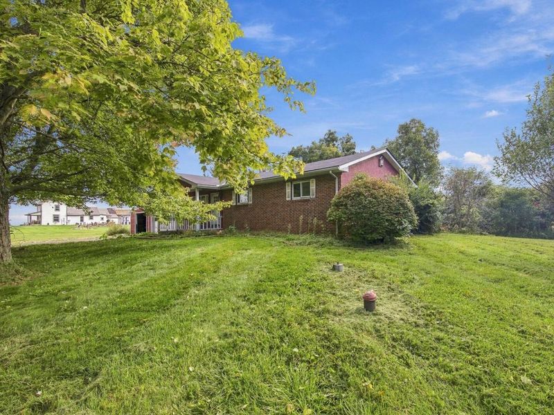 8394 Jacob White Road, Johnstown, OH 43031 Photo 2