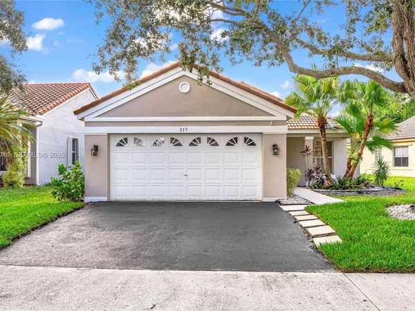 815 Falling Water Rd , Weston, FL 33326