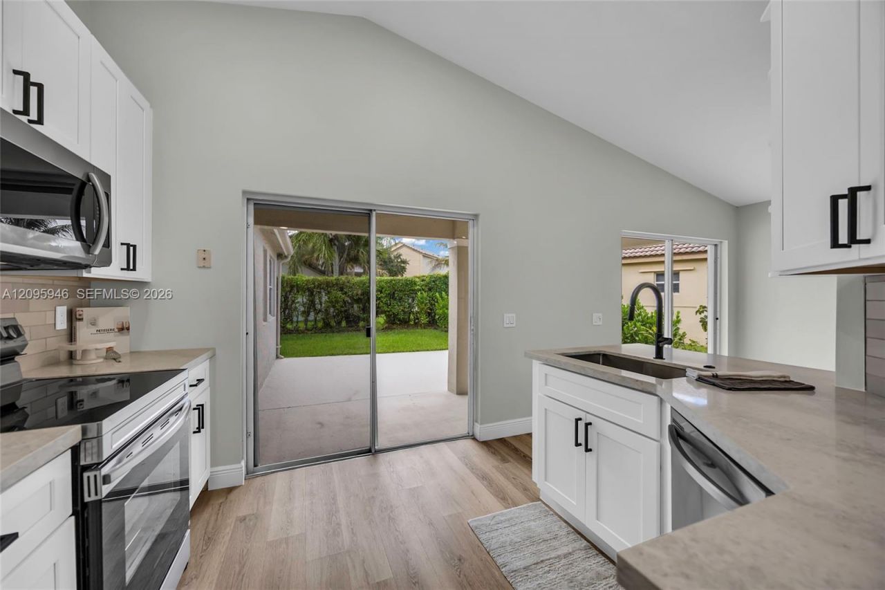 815 Falling Water Rd , Weston, FL 33326 Photo