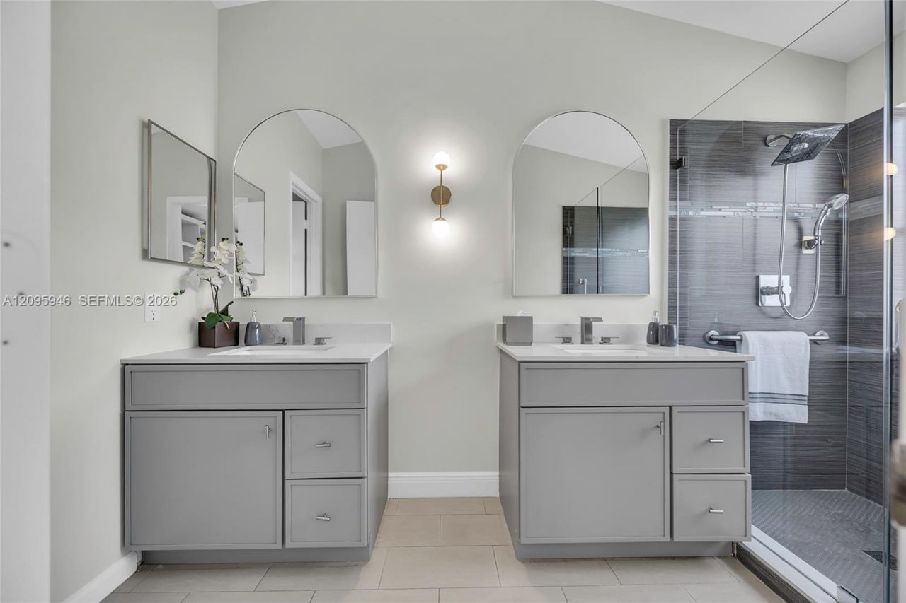 815 Falling Water Rd , Weston, FL 33326 Photo