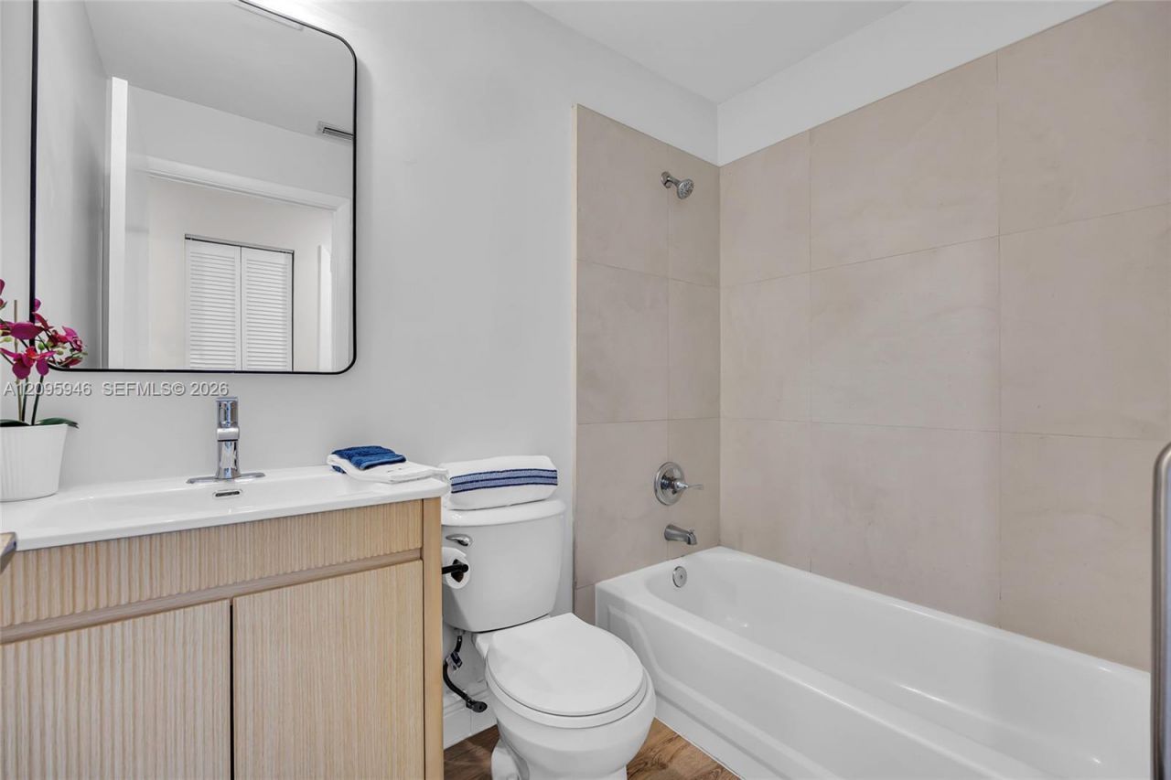 815 Falling Water Rd , Weston, FL 33326 Photo