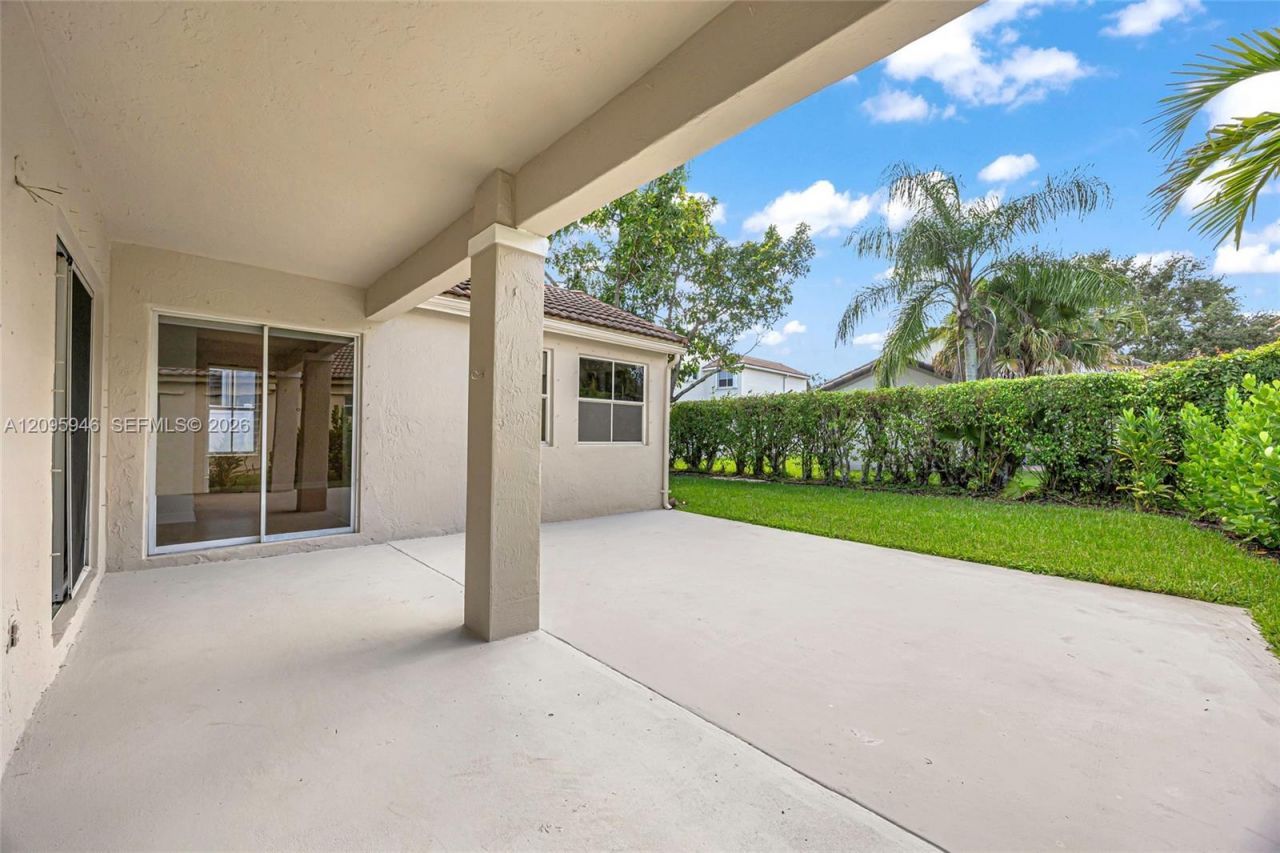 815 Falling Water Rd , Weston, FL 33326 Photo