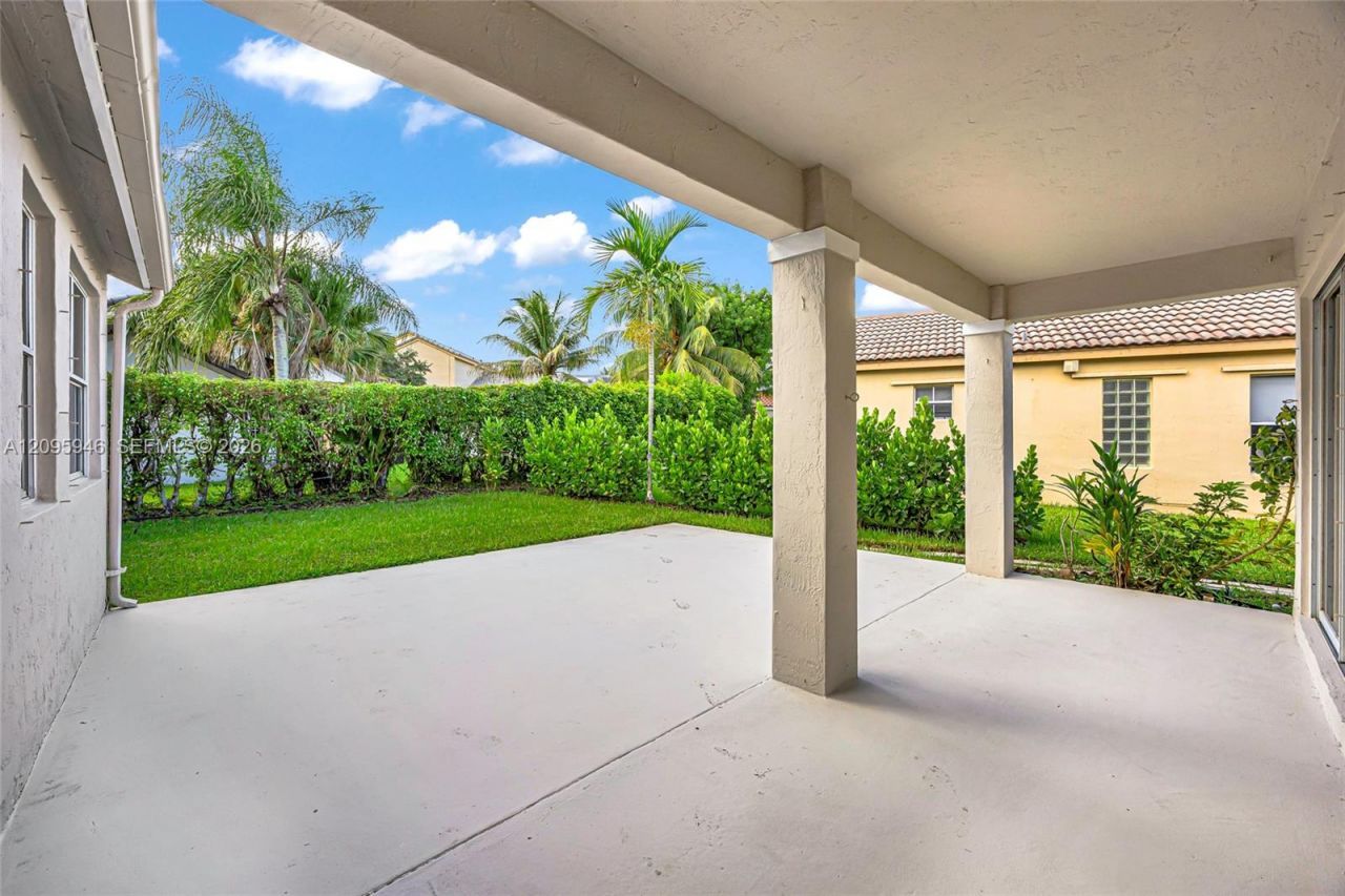 815 Falling Water Rd , Weston, FL 33326 Photo