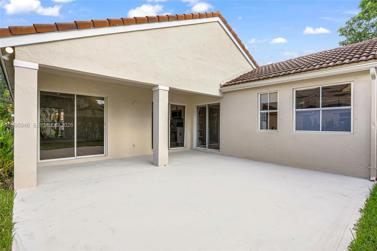 815 Falling Water Rd , Weston, FL 33326 Photo