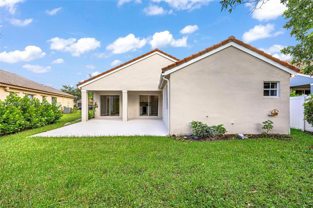815 Falling Water Rd , Weston, FL 33326 Photo