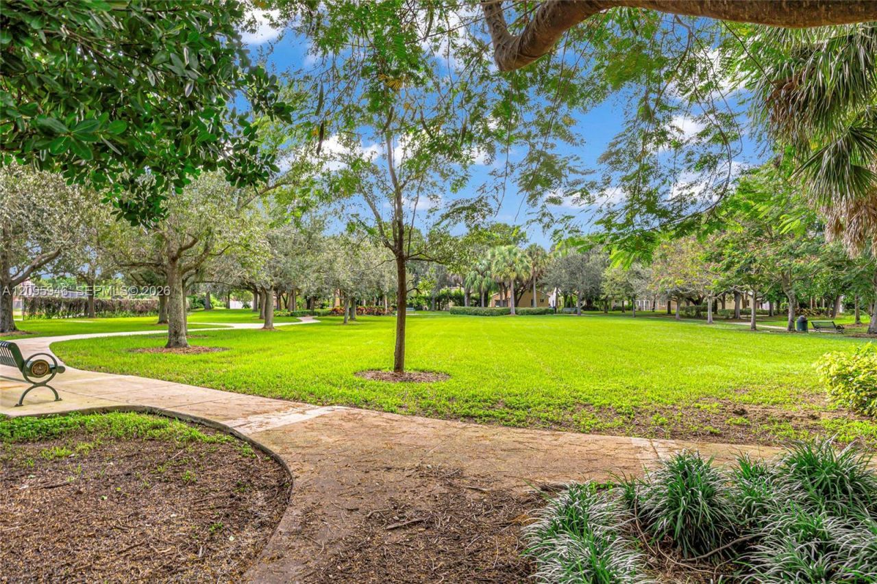 815 Falling Water Rd , Weston, FL 33326 Photo