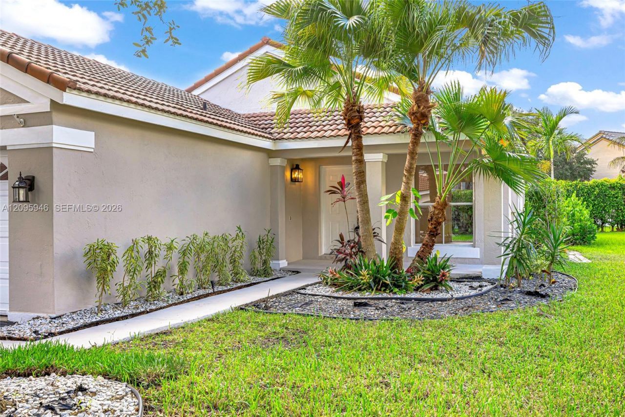 815 Falling Water Rd , Weston, FL 33326 Photo