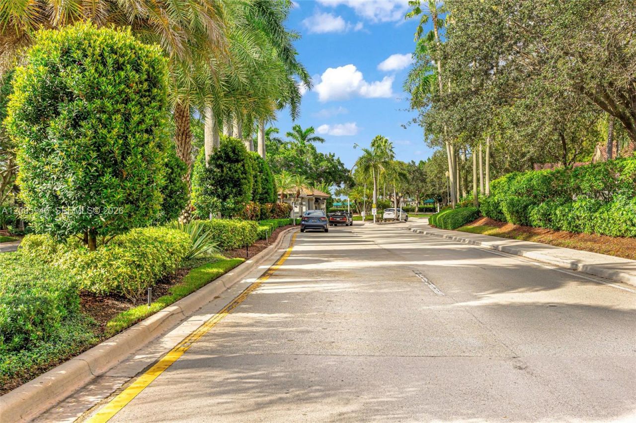 815 Falling Water Rd , Weston, FL 33326 Photo