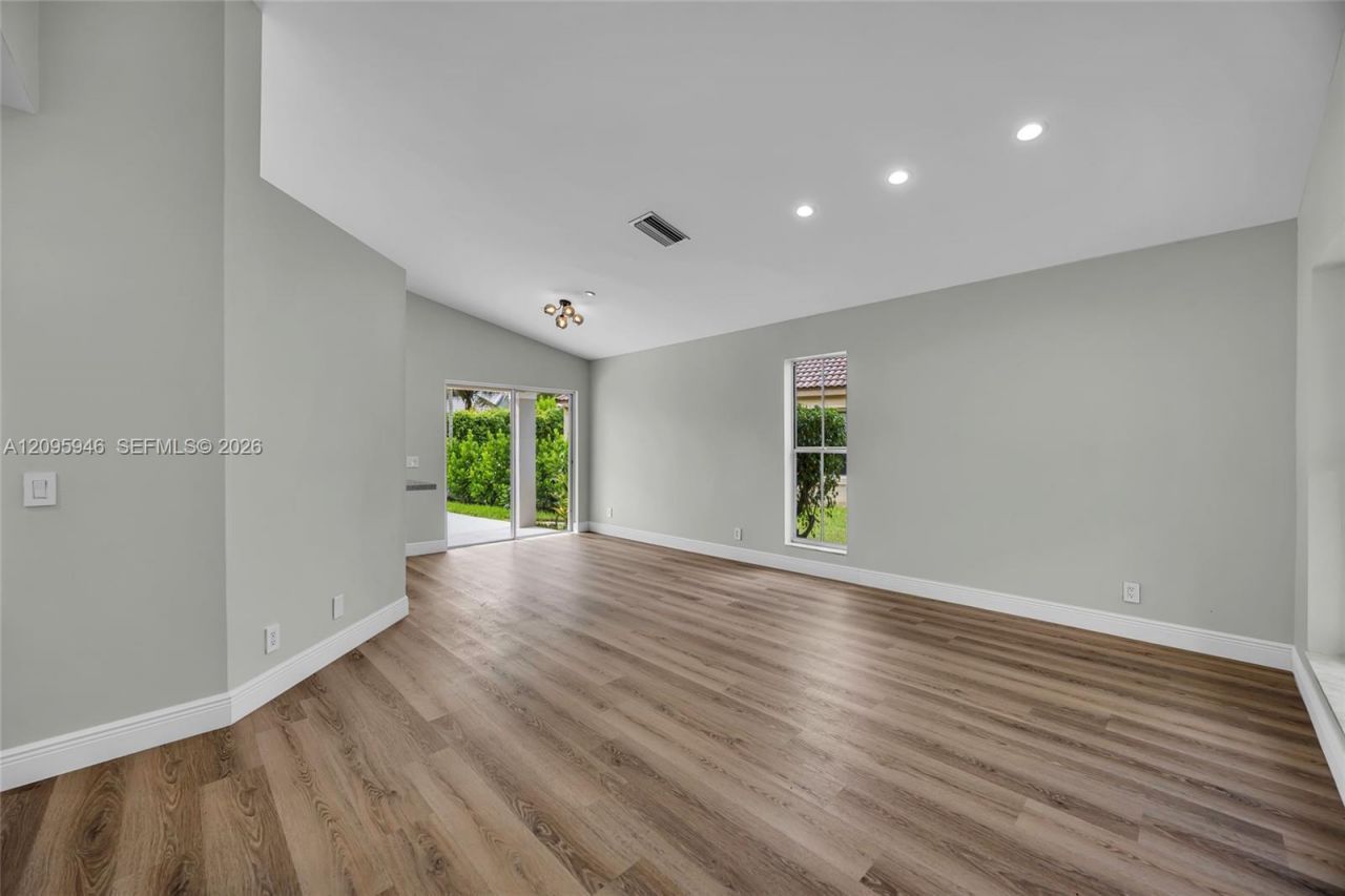 815 Falling Water Rd , Weston, FL 33326 Photo