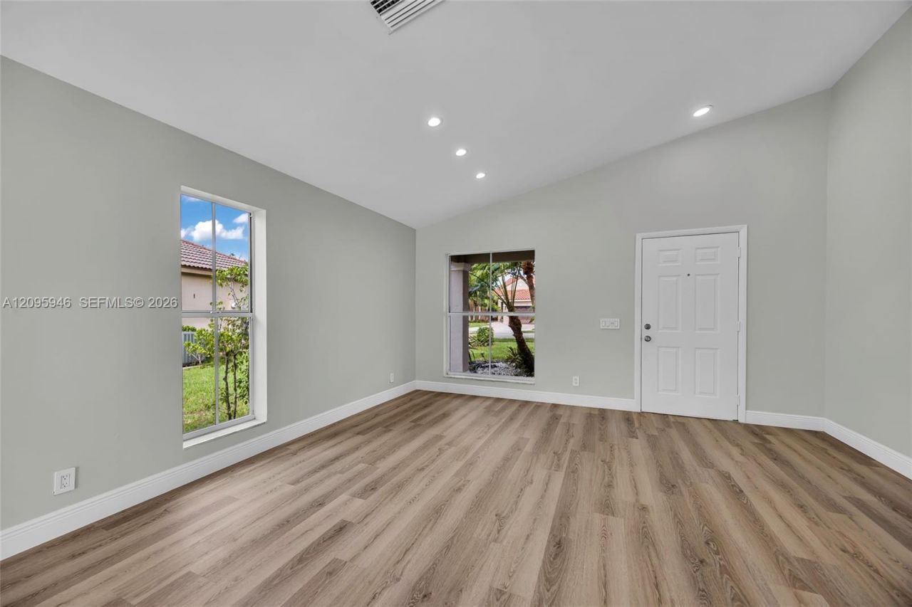 815 Falling Water Rd , Weston, FL 33326 Photo