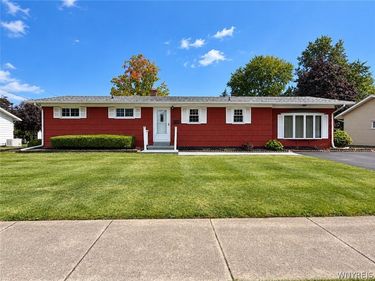 566 Northfield Drive, Youngstown, NY 14174