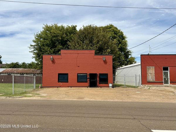49 E Franklin Street, Natchez, MS 39120