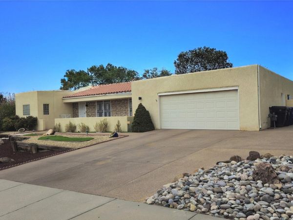 9301 Camino Del Sol NE, Albuquerque, NM 87111