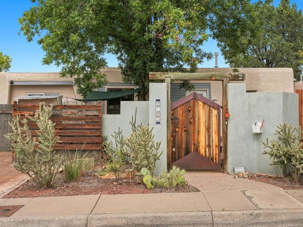 2723 Hyder Avenue SE, Albuquerque, NM 87106