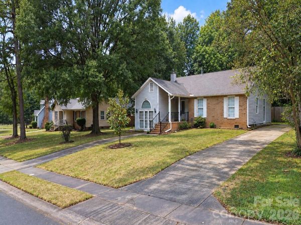 6501 Old Meadow Road , Charlotte, NC 28227