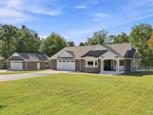 9301 County 513 T Road, Ensign Twp, MI 49878
