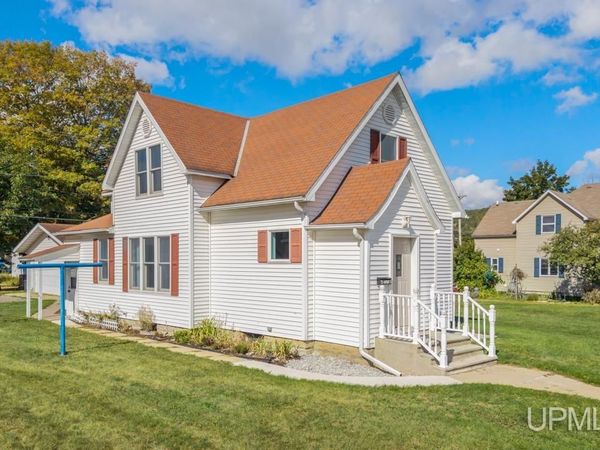 725 Norway Street, Norway, MI 49870