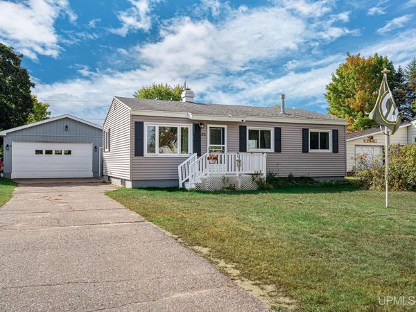 35 E Blueberry Street, Forsyth Twp, MI 49841