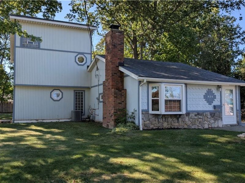 424 E 319th Street, Willowick, OH 44095 Photo 2