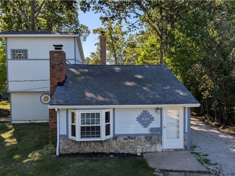 424 E 319th Street, Willowick, OH 44095 Photo 4