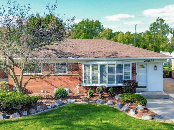 24886 Hayes Street, Taylor, MI 48180