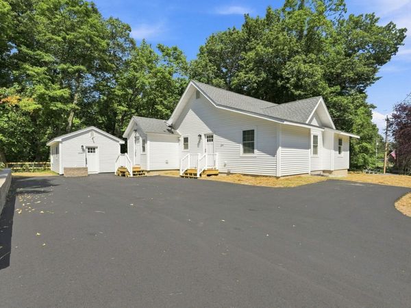 204 River Dr, Hadley, MA 01035