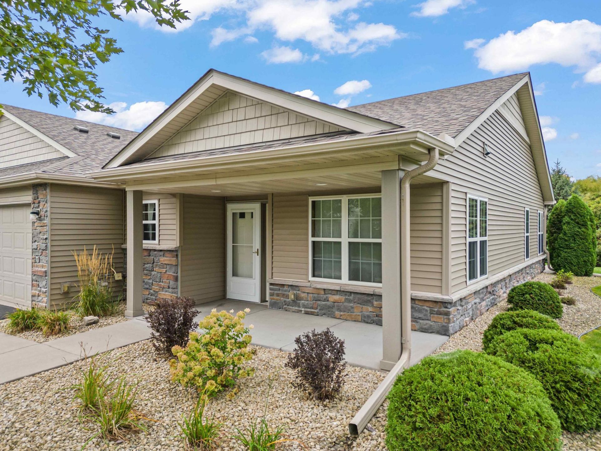 6481 Ojibway Path, Lino Lakes, MN 55014 Main Photo