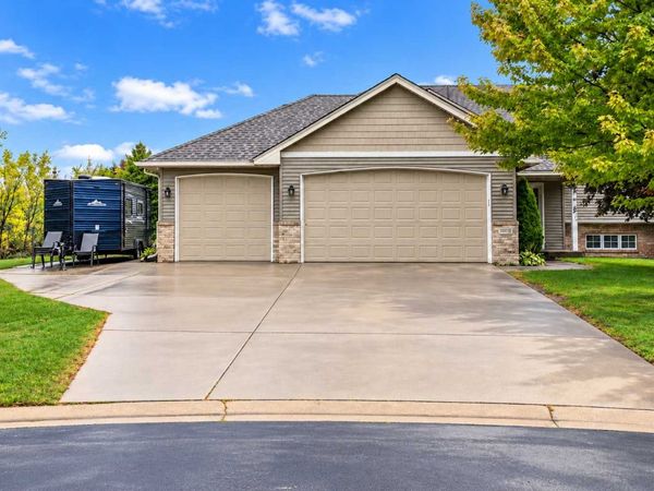 9711 Woodcrest Court, Monticello, MN 55362