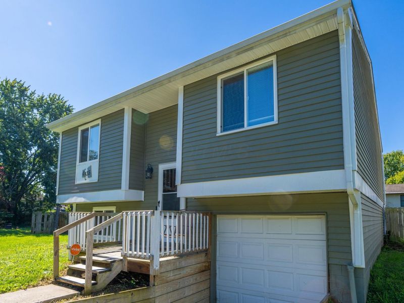 6835 Alexdon Court, Reynoldsburg, OH 43068 Photo 2