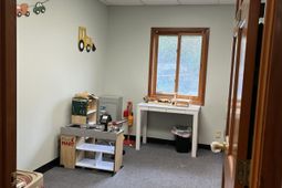 105 Harth Place  photo 4
