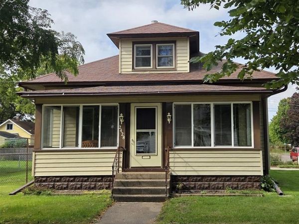 2428 4th Street, Eau Claire, WI 54703