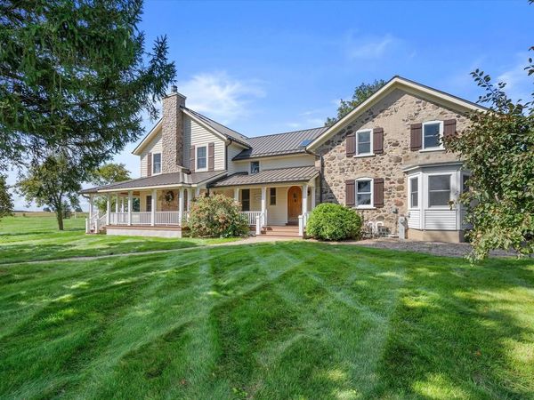 2237 Washington AVENUE, Cedarburg, WI 53012
