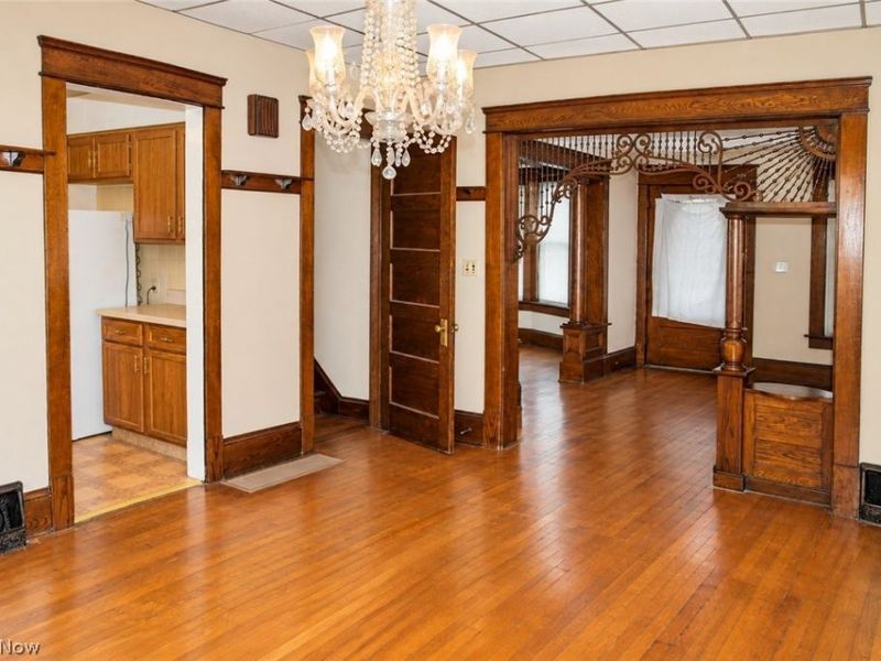 2070 W 100th Street, Cleveland, OH 44102 Photo 11