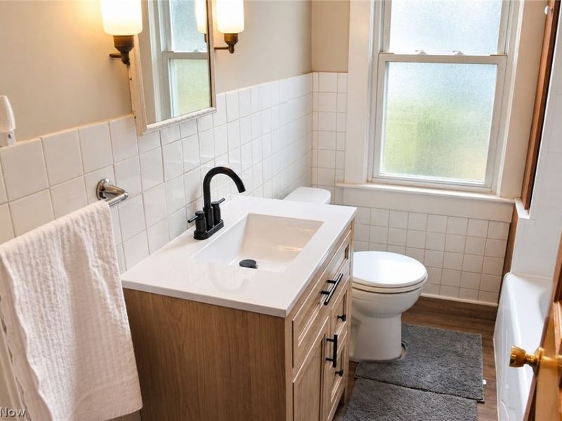 2070 W 100th Street, Cleveland, OH 44102 Photo 21