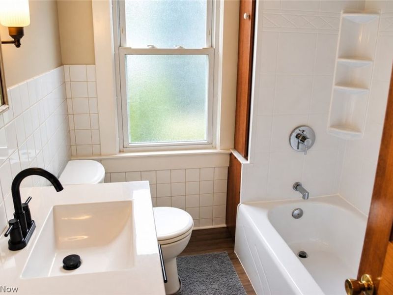 2070 W 100th Street, Cleveland, OH 44102 Photo 22