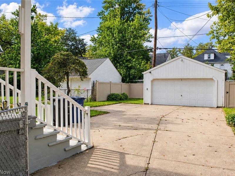 2070 W 100th Street, Cleveland, OH 44102 Photo 33