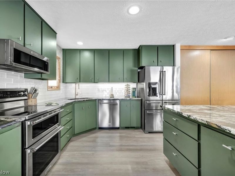 8672 Gatewood Drive, North Ridgeville, OH 44039 Photo 6