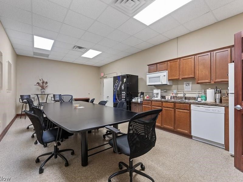 2425 Medina Road, Medina, OH 44256 Photo 11