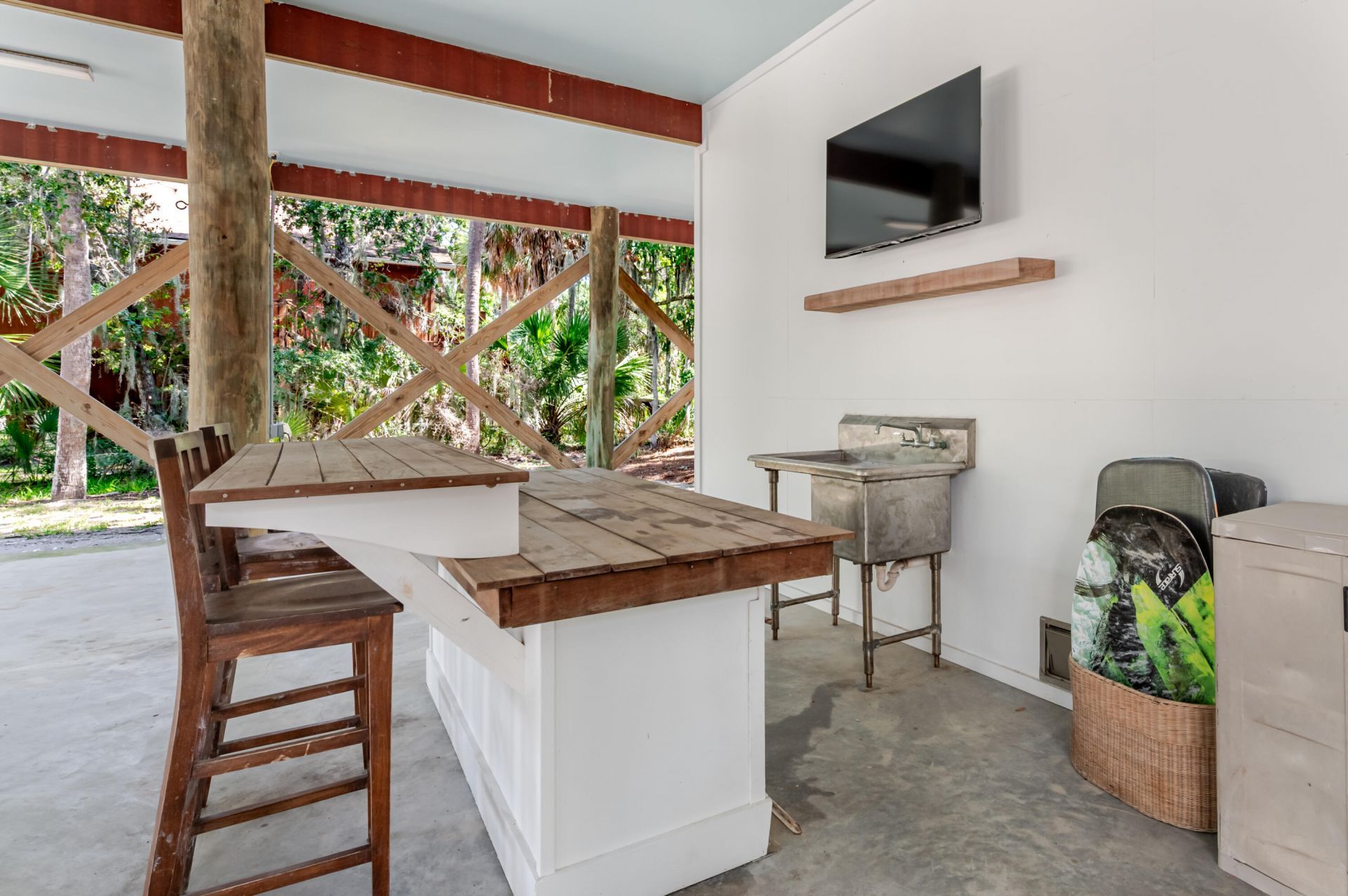 211 Jungle Road Photo 46