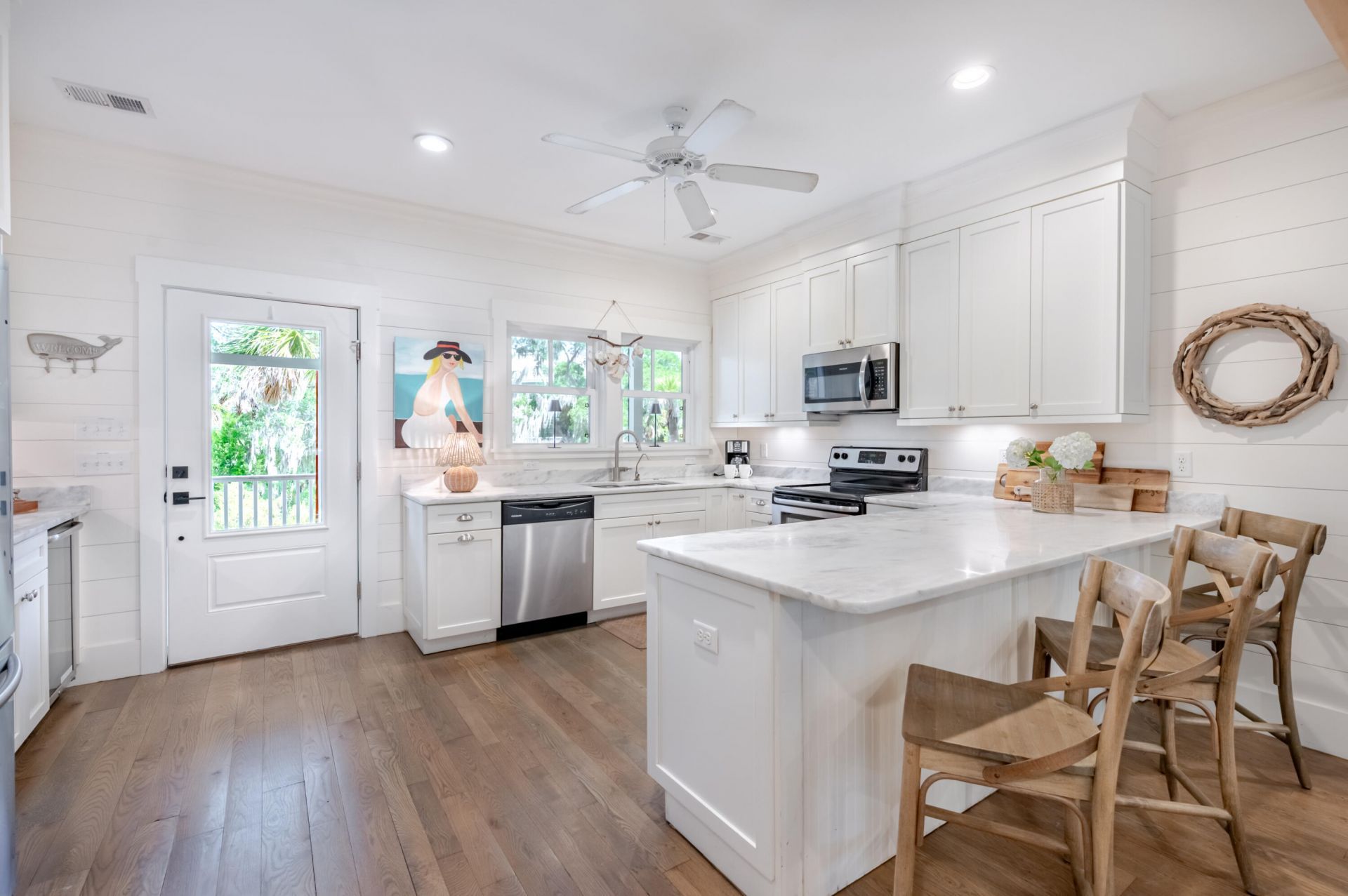 211 Jungle Road Photo 9