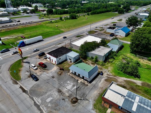102 N Chouteau , Chouteau, OK 74337